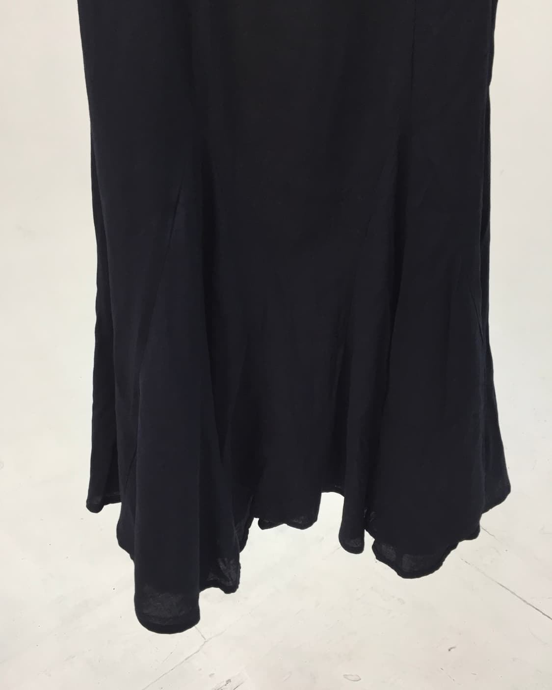 Navy V-Waist Flare Midi Skirt 상품이미지5