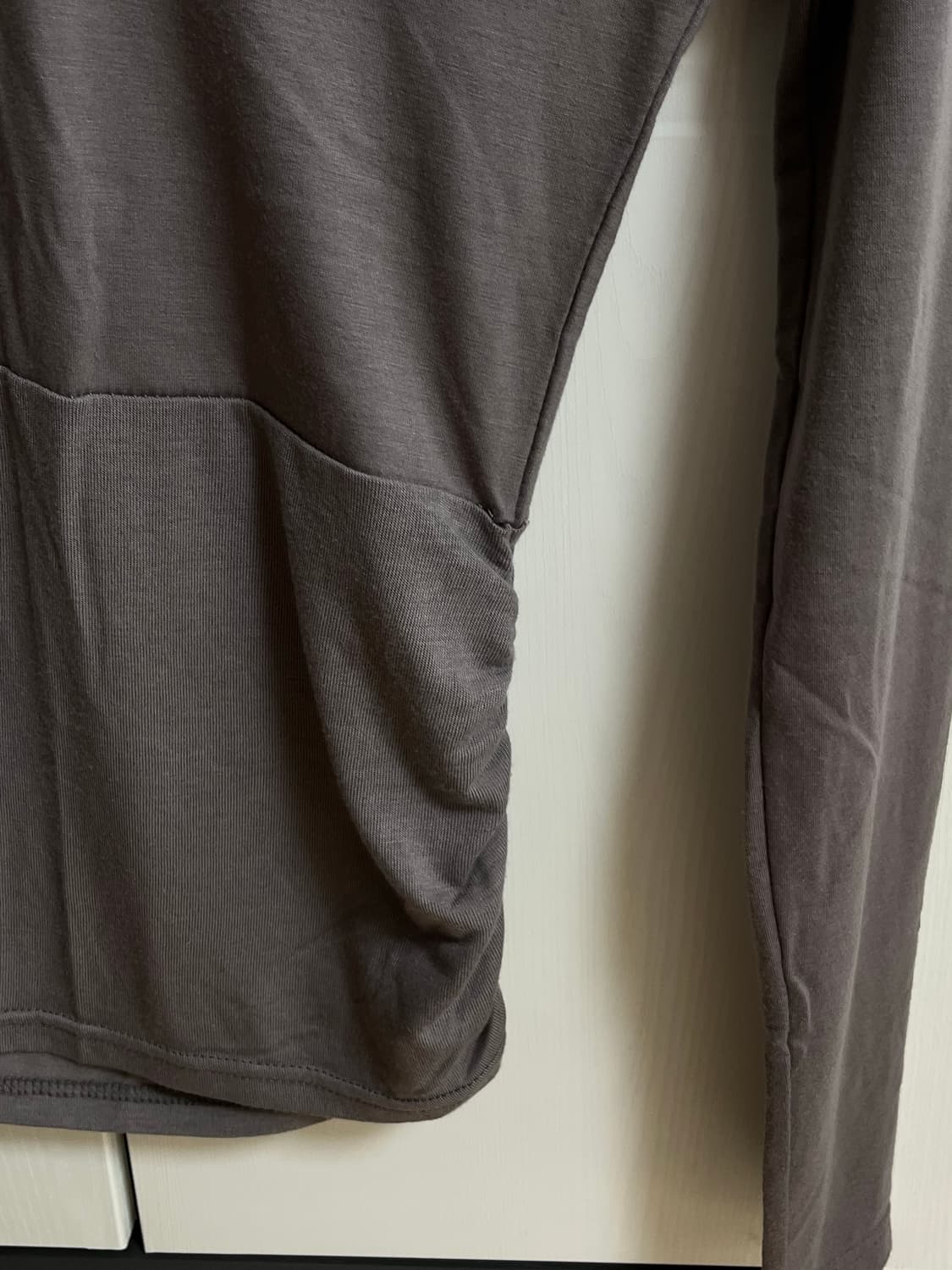 셔링 디테일 롱 슬리브 상품이미지3