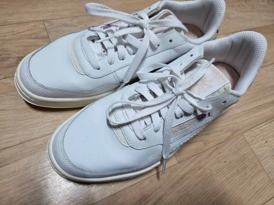 리복 코트 피크 베이지 260팝니다 상품이미지1