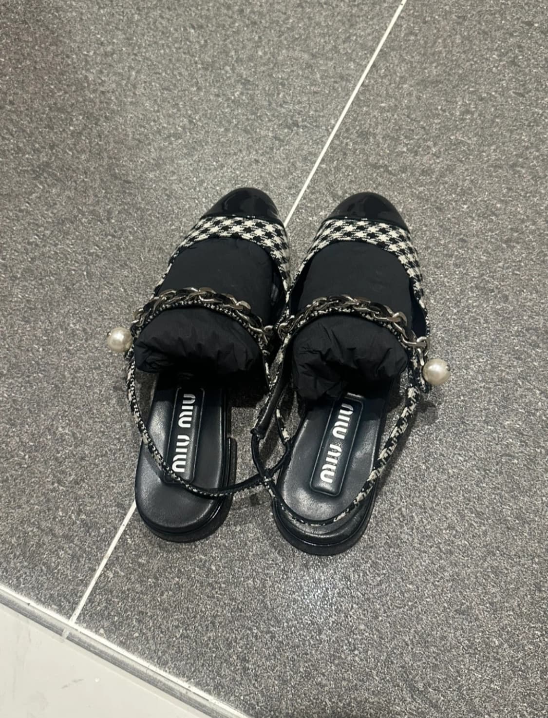 미우미우 37 깅엄 체크 발레리나 슬링백 상품이미지1