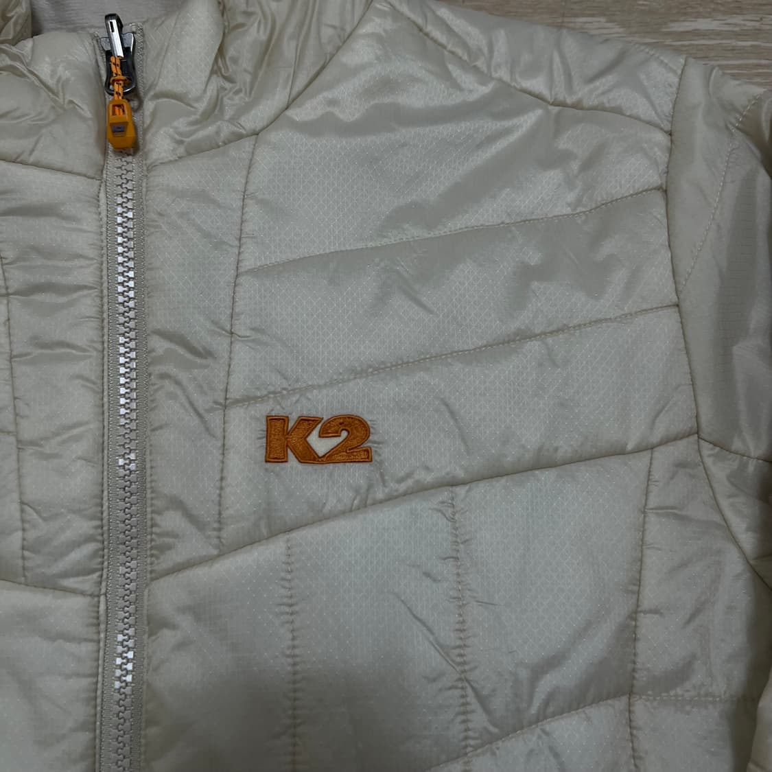 K2 여성 자수 로고 퀼팅 경량패딩 점퍼 [아이보리] L/100 상품이미지4