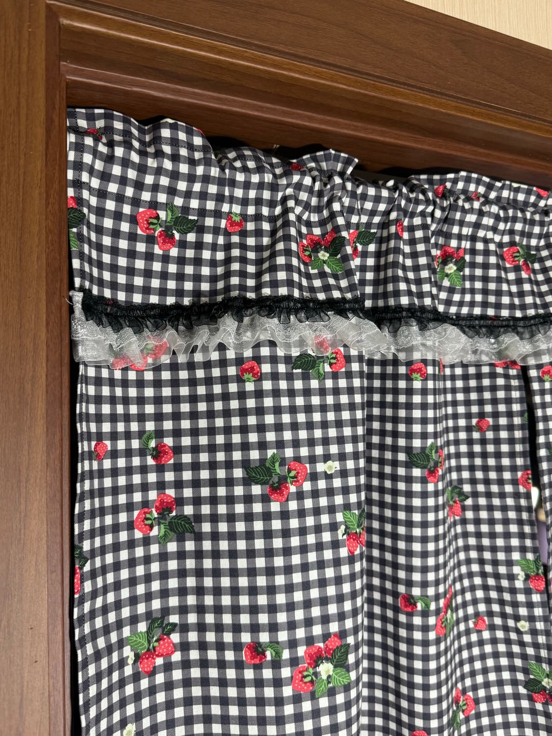 방꾸) 블랙 체크 딸기 프릴 노렌 커튼 상품이미지3