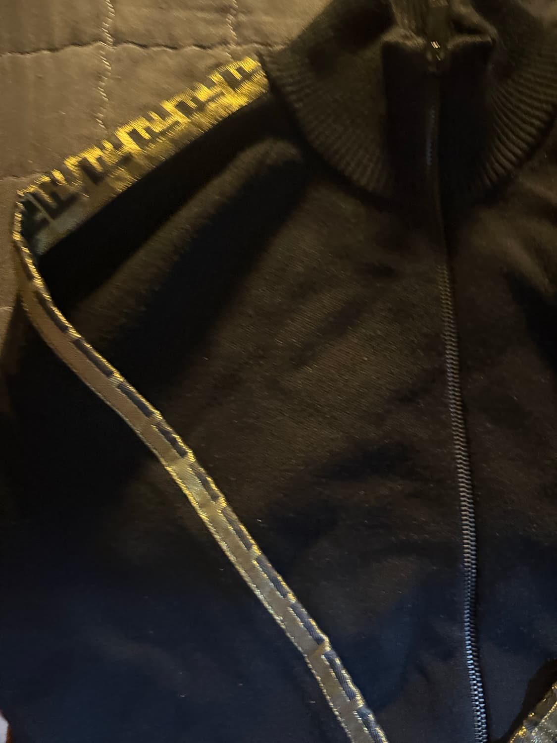 펜디 로고 테이프 블랙 집업 가디건 상품이미지3