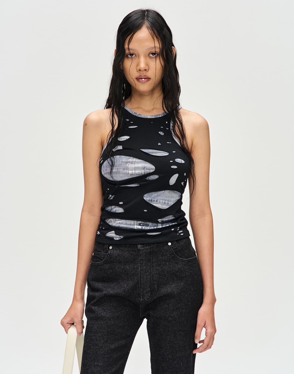 앤더슨벨 TATY LASER CUT-OUT SLEEVELESS TOP 상품이미지1