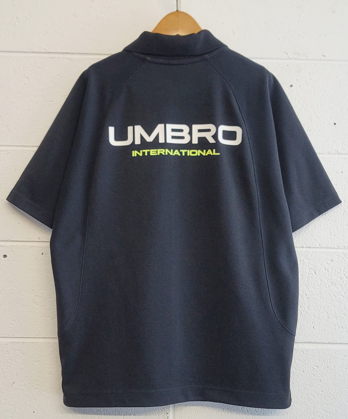 엄브로(umbro) 레터링 루즈핏 PK 반팔 카라티 판매 상품이미지2