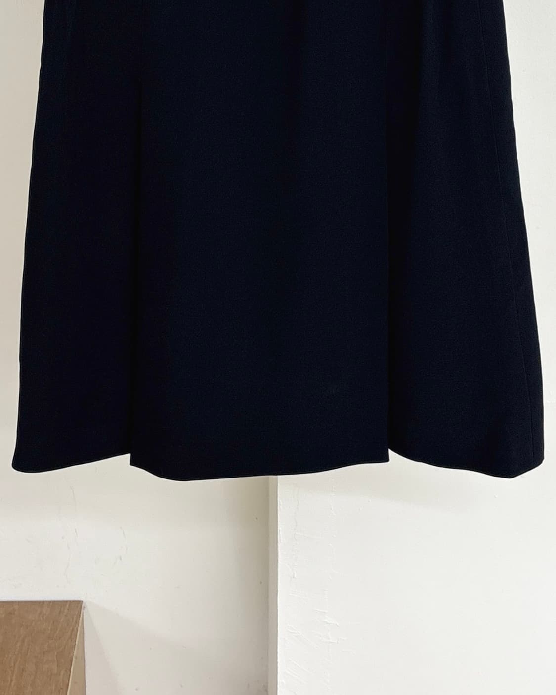 베르사체 블랙 플리츠 미디 스커트 상품이미지6