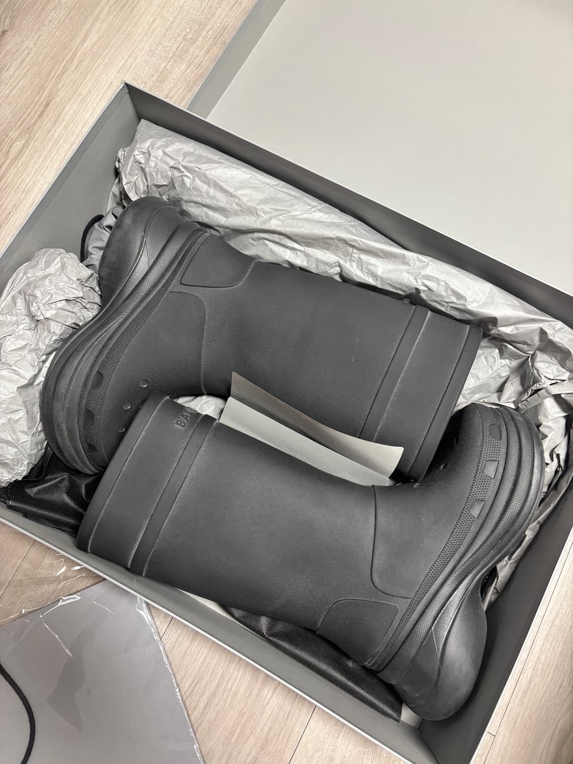 발렌시아가 크록스 블랙 42사이즈 상품이미지2