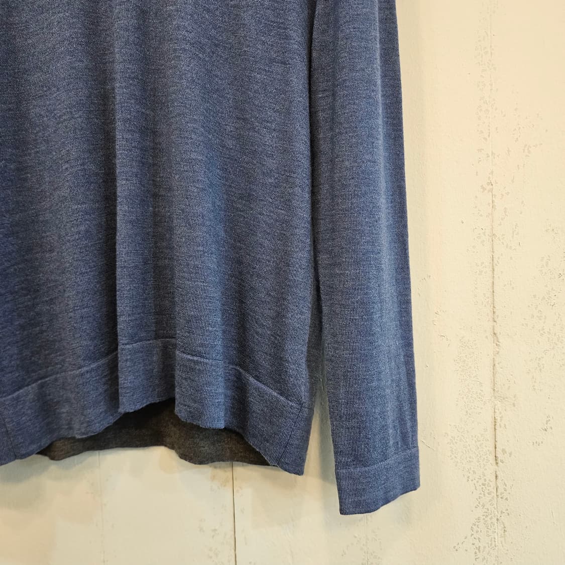 100(L)캘빈클라인 V넥 니트 블루 상품이미지4