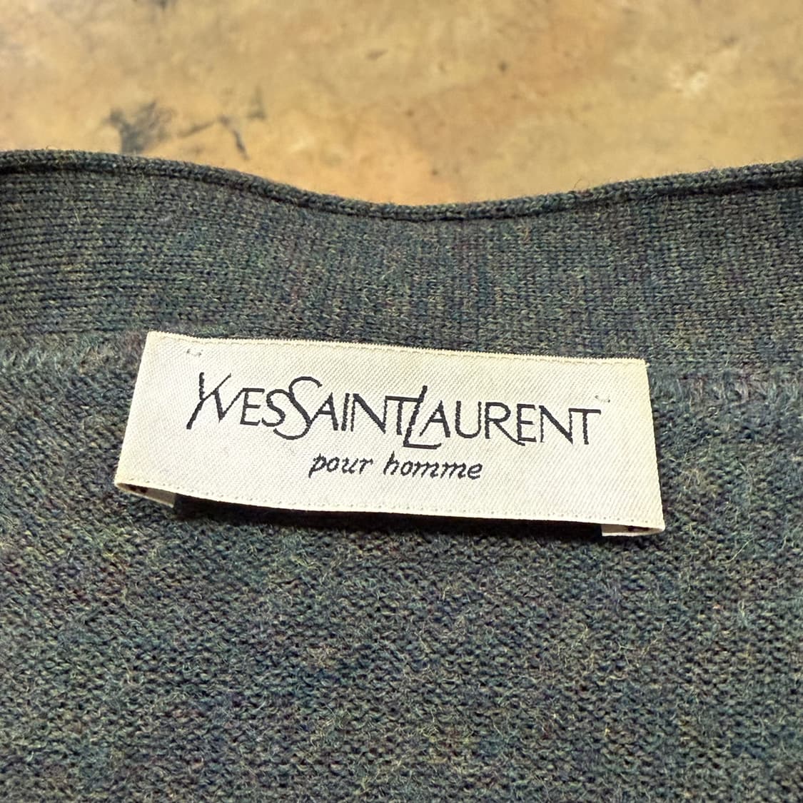 입생로랑 카키 그레이 니트 가디건  상품이미지5