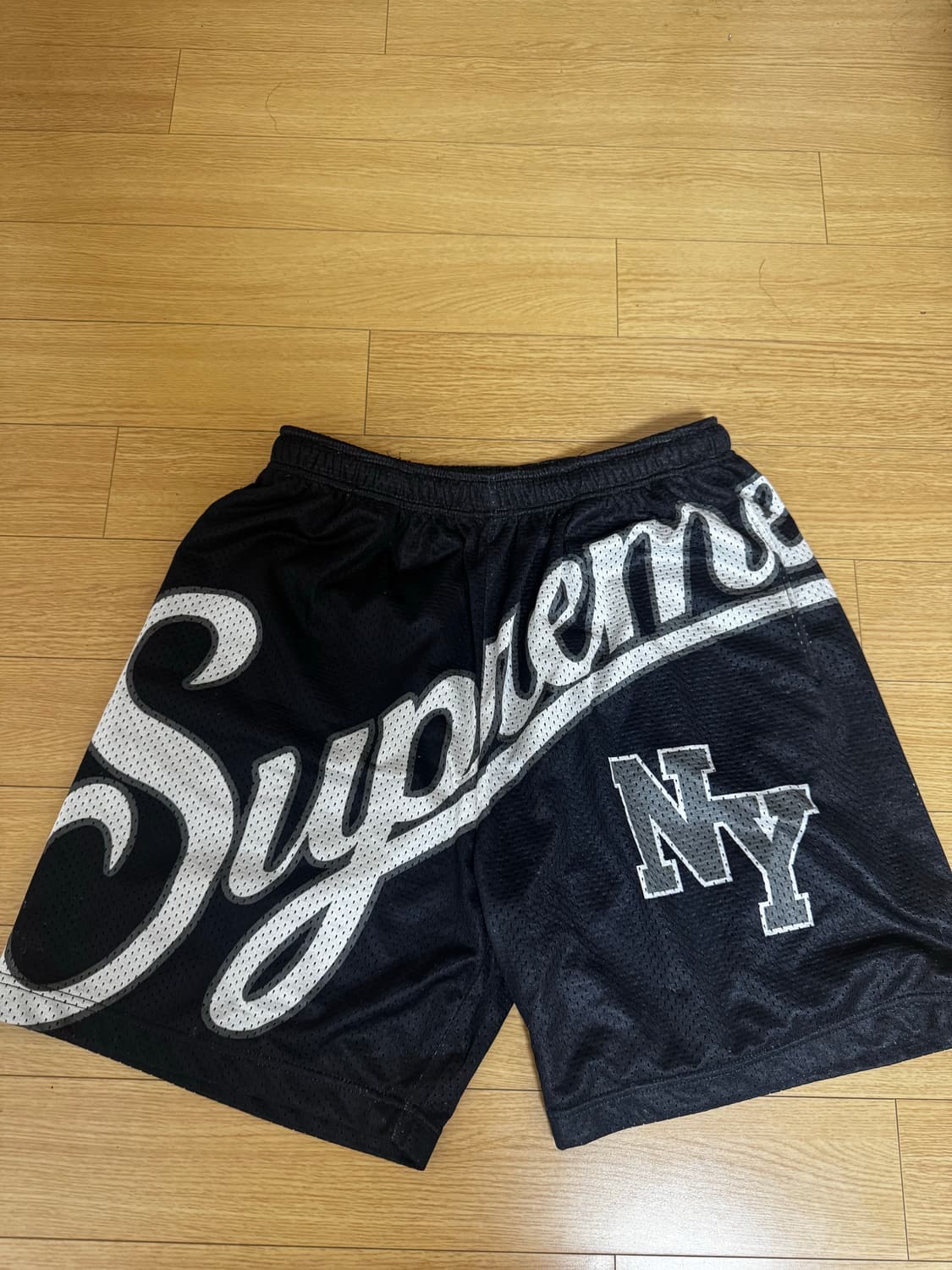 supreme big script mesh short 상품이미지1