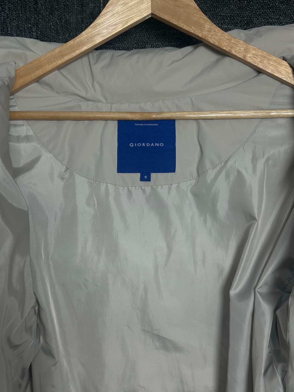 지오다노 여성 숏패딩 S 라이트 베이지 상품이미지4