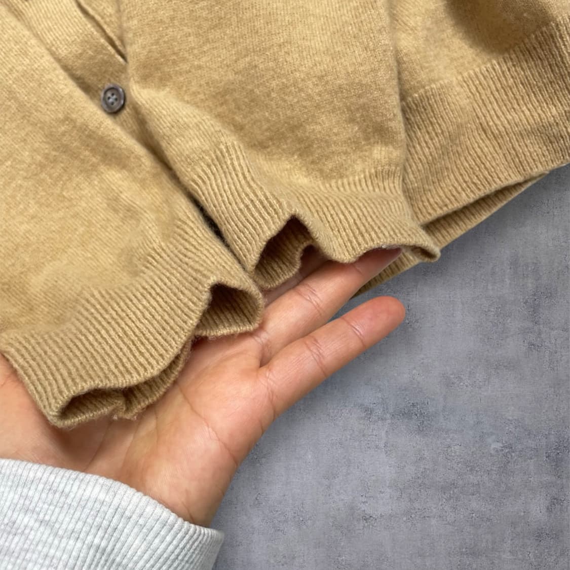 꼼데가르송 PLAY 베이지 블랙하트 와펜 브이넥 가디건 XL 상품이미지9