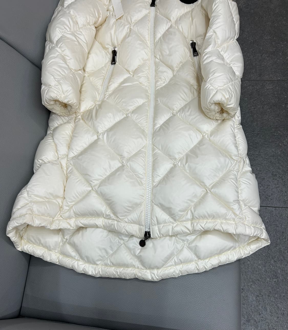 몽클레어 듀록 퀼팅 롱 다운패딩(1사이즈/55~66가능) 상품이미지5