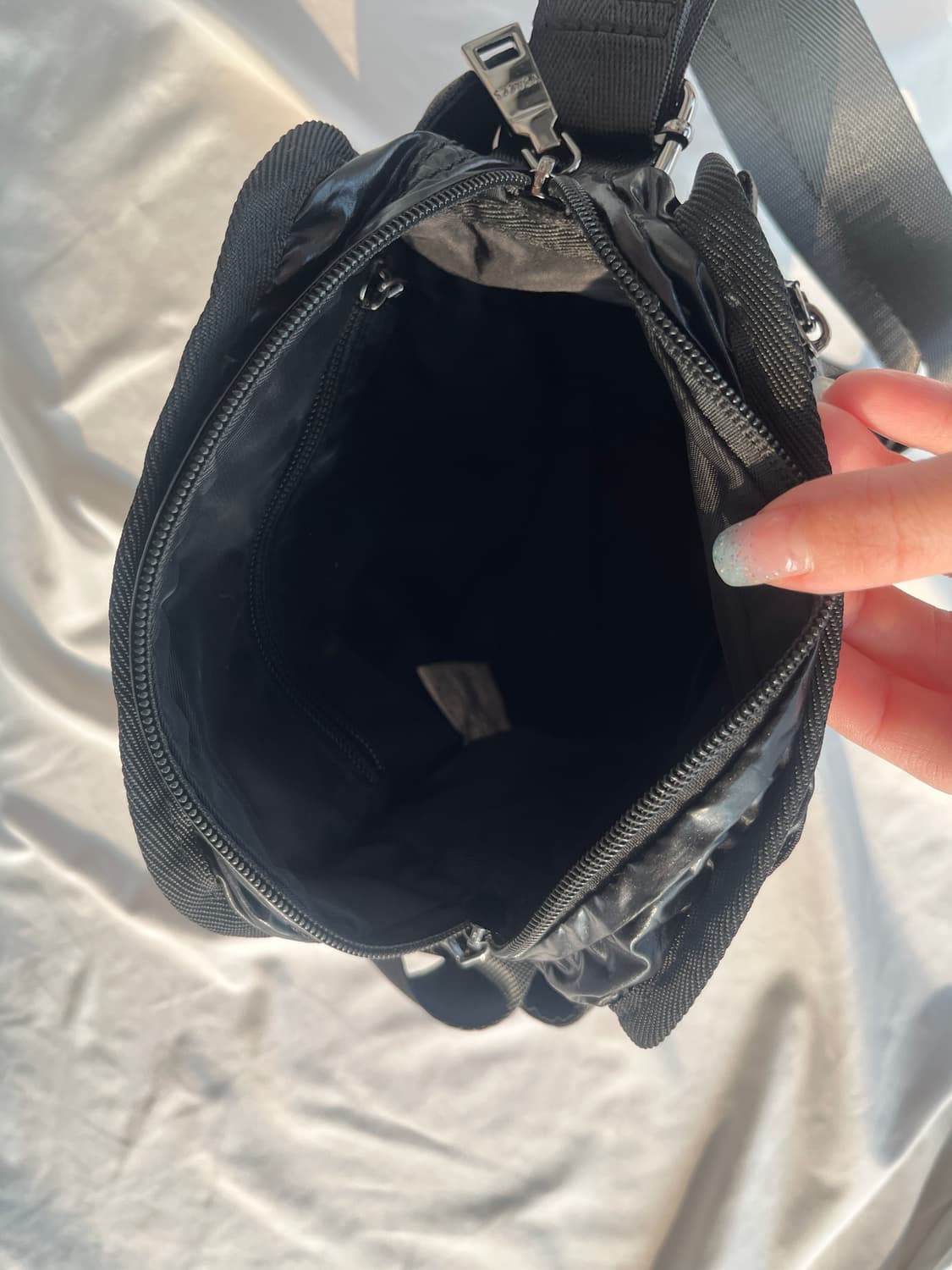 Y’SACCS 요지 야마모토 글로시 나일론 미니 크로스 백 상품이미지10