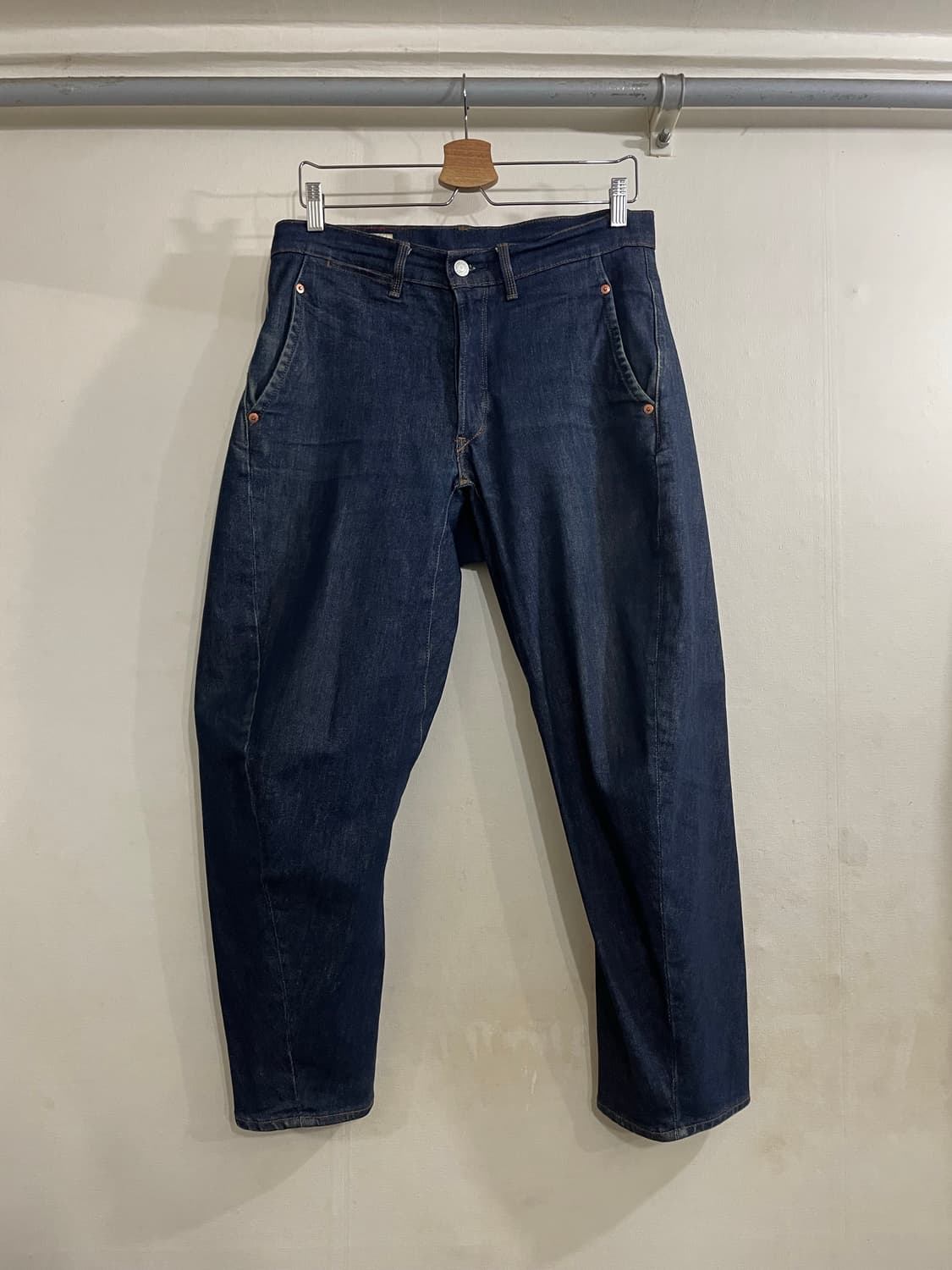 리바이스 엔지니어드진 LEJ570 베기 테이퍼드 데님 팬츠 상품이미지1