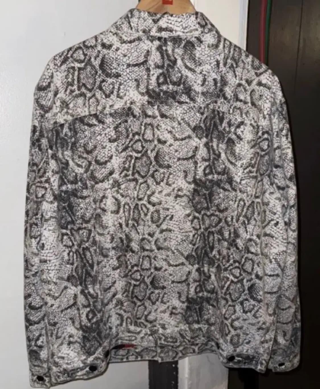 [정품] 슈프림X리바이스 슈프림 
콜라보 파이톤 자켓 L 상품이미지2