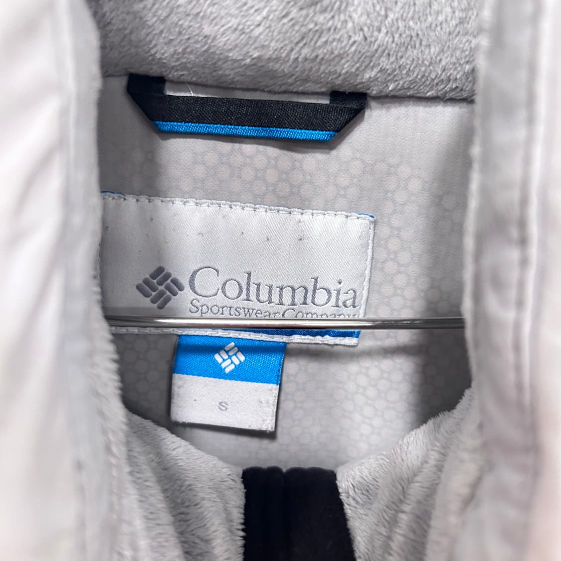 컬럼비아 구스다운 와펜 푸퍼 숏패딩 상품이미지3