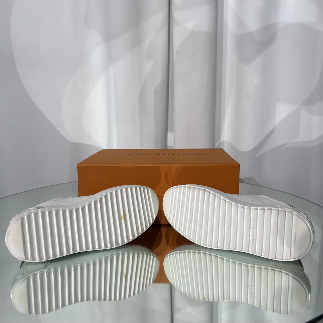 (34) 루이비통 모노그램 타임아웃 스니커즈 상품이미지5