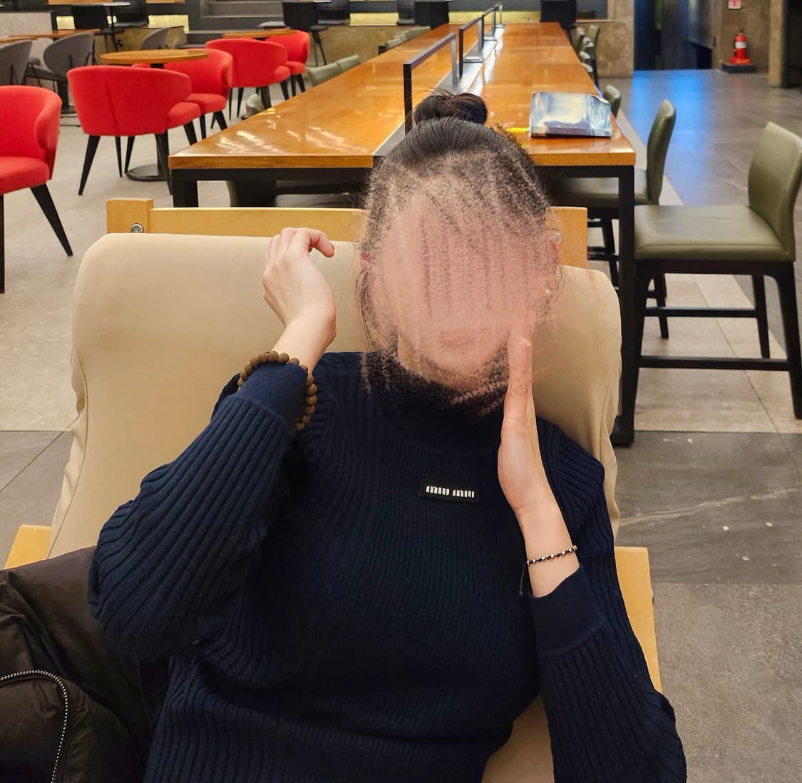 미우미우 네이비 반목티  상품이미지1