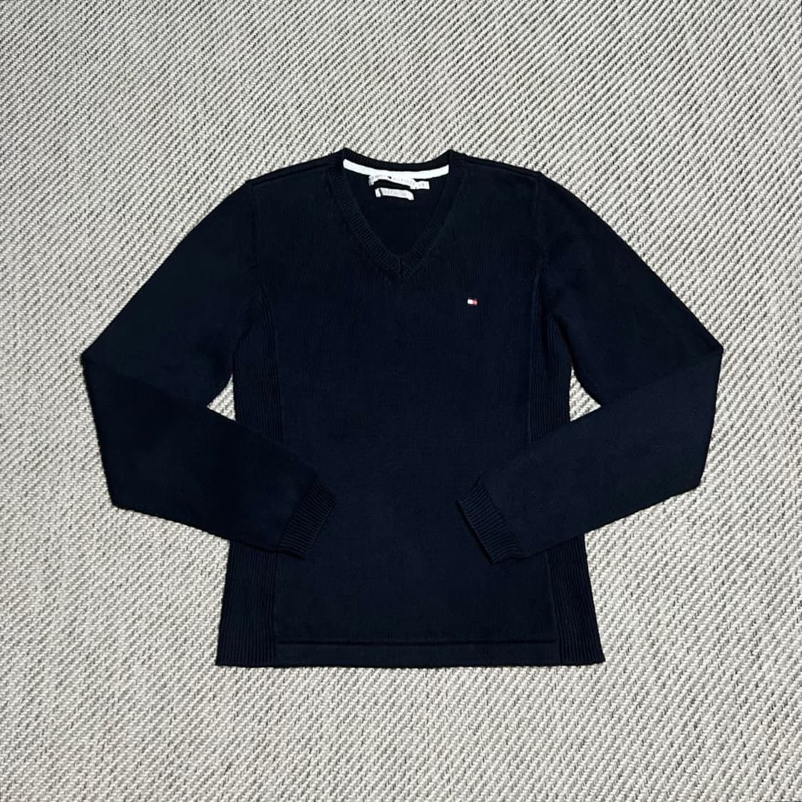 [L] Tommy 타미힐피거 우먼즈 네이비 코튼 브이넥 니트 상품이미지1