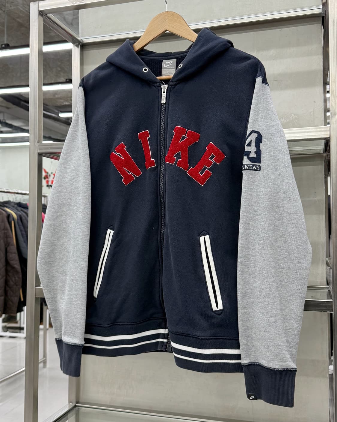 나이키 00s 아플리케 스펠 로고 스웻 집업 후디 상품이미지2