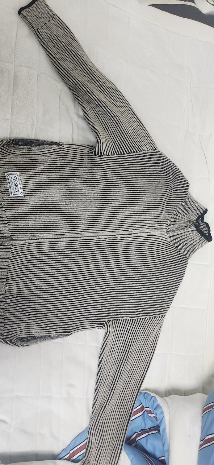 비전스트릿웨어 스트라이프 넥가디건 상품이미지1