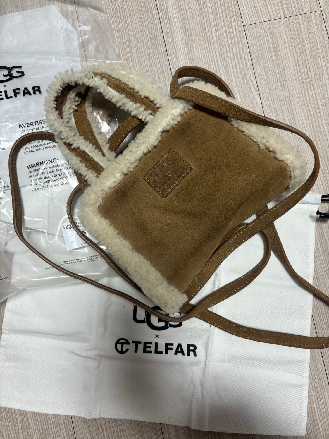 텔파 x 어그 스몰 숄더백 체스트넛 스몰 상품이미지5