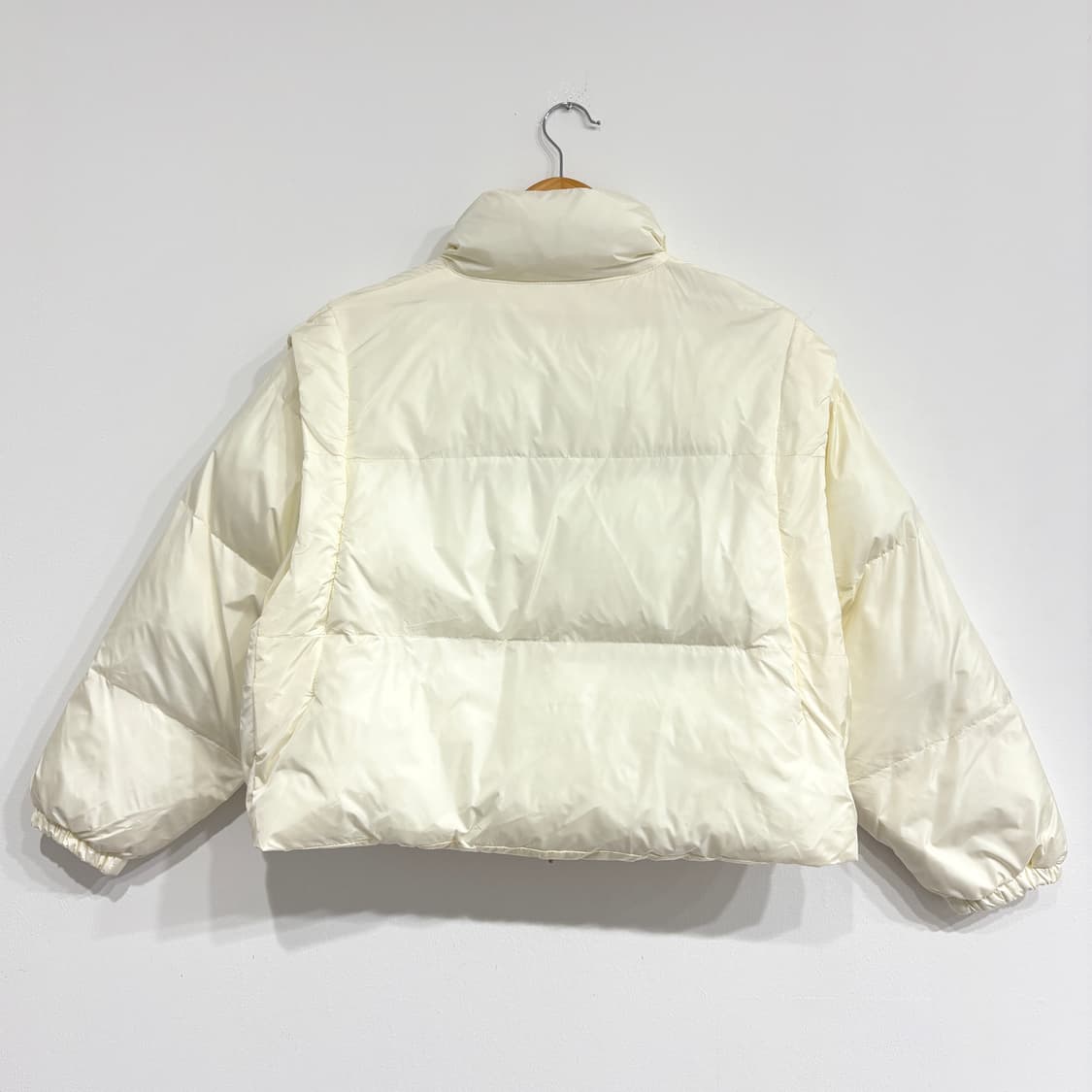 [새상품] 크롭 아이보리색 조끼패딩/ 숏패딩 상품이미지4