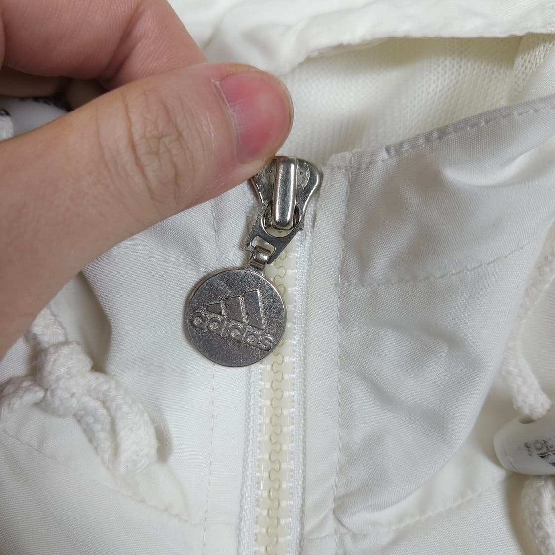 아디다스 올드스쿨 화이트 바람막이  상품이미지3