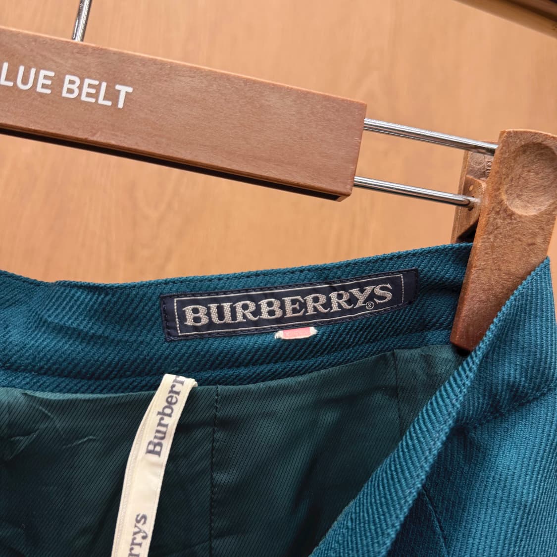 버버리 플리츠 미디 스커트 벨트 스트랩 지퍼 무지 디테일 A라인 그린 상품이미지6