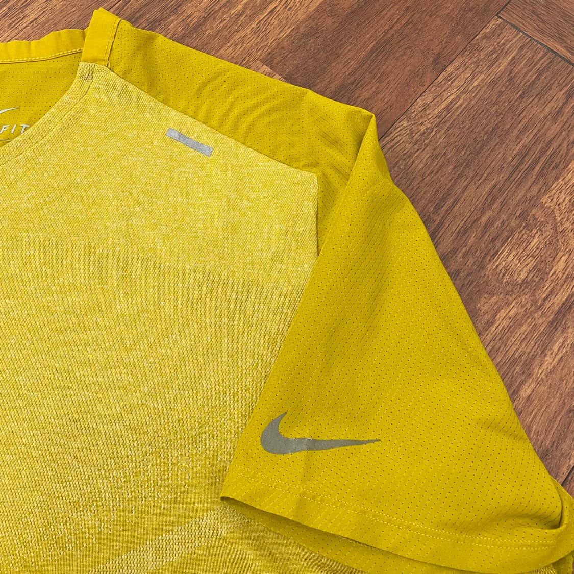 나이키 테크니트 울트라 런 디비전 러닝 반팔 상품이미지3