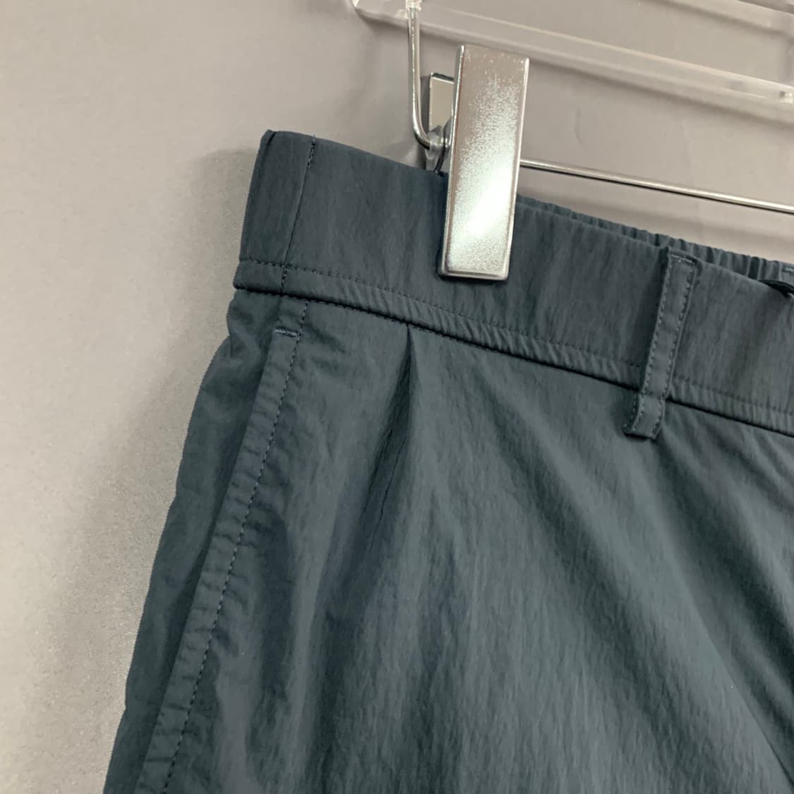 30인치 타임옴므 2023 더 젠틀 레귤러핏 네이비 밴딩 팬츠 상품이미지5