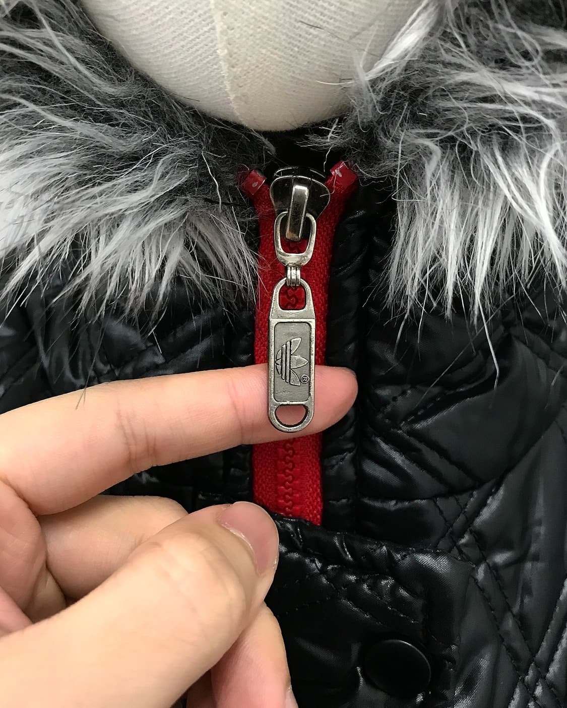 아디다스 90s 크롭 퀼팅 후드 경량 패딩 상품이미지3