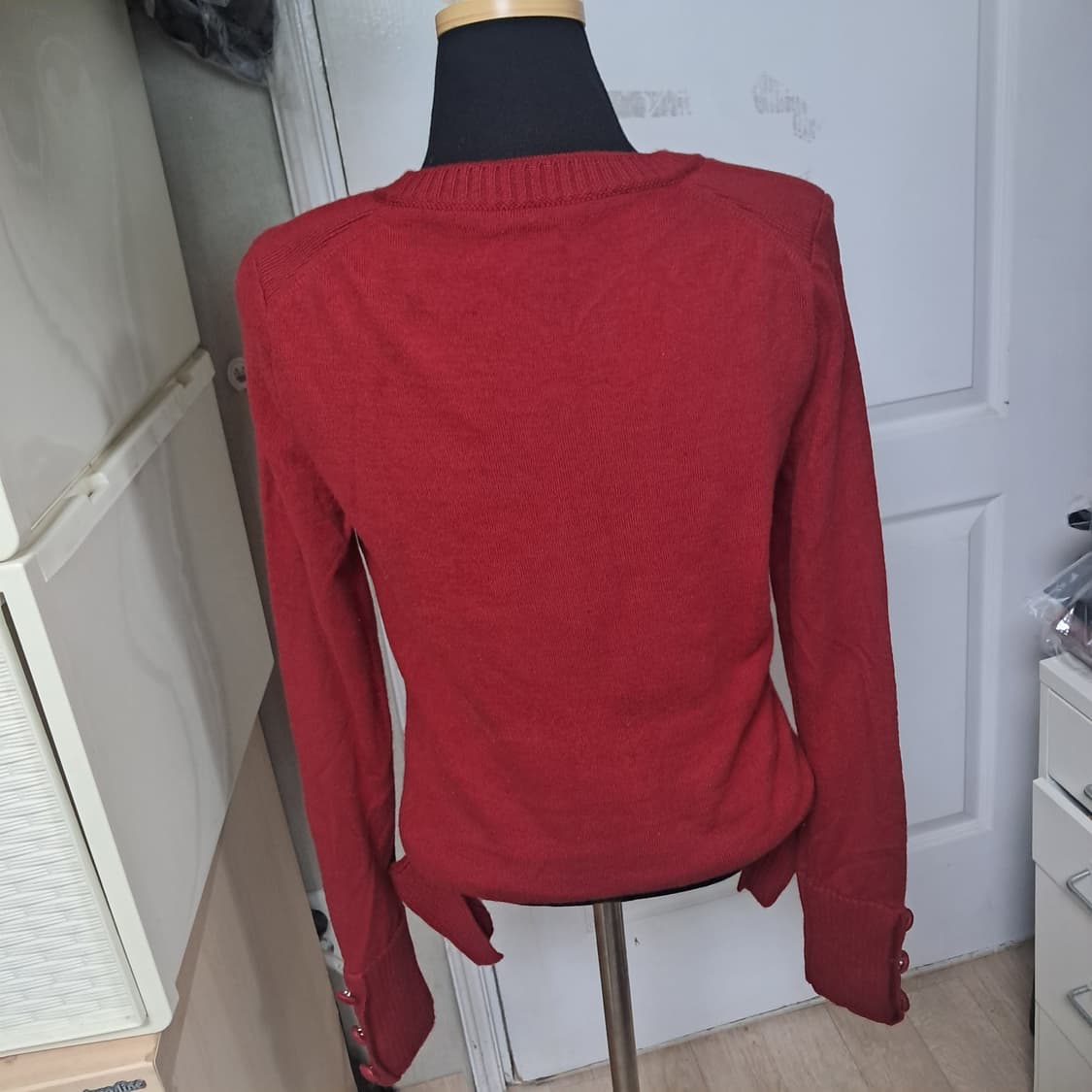 비비안웨스트우드 정품 레드 버튼 장식 니트 S사이즈(상태상급) 상품이미지4