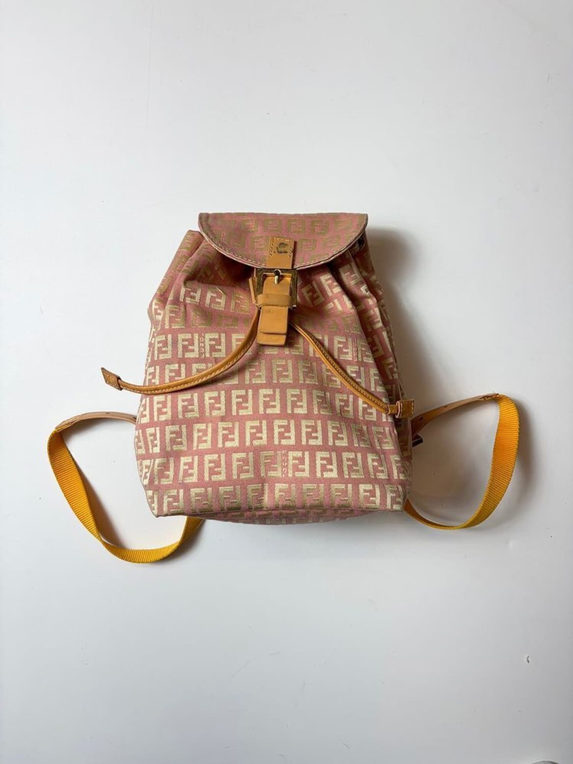 펜디 FENDI 아이코닉 주카 패턴 핑크 백팩 Q1479 상품이미지1