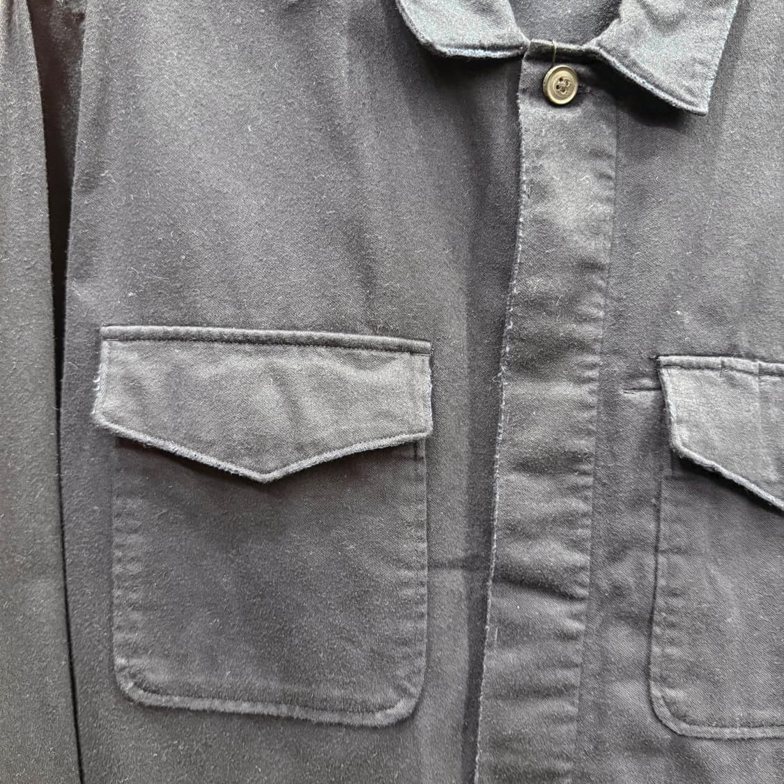 올세인츠 코튼 셔츠 자켓 투포켓 디테일 릴렉스드핏 네이비 상품이미지6