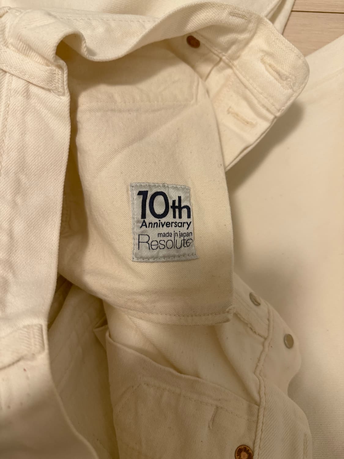 레졸루트 711 32/32 10주년 화이트 판매합니다 상품이미지3