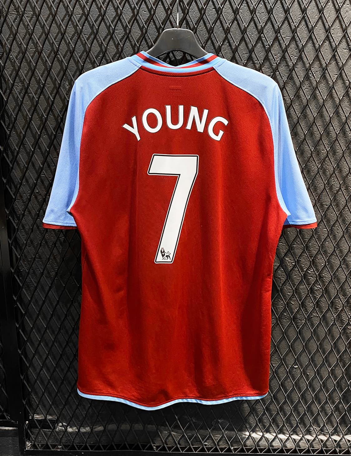 08/09 아스톤빌라 홈 애슐리 영 (XL) 상품이미지3