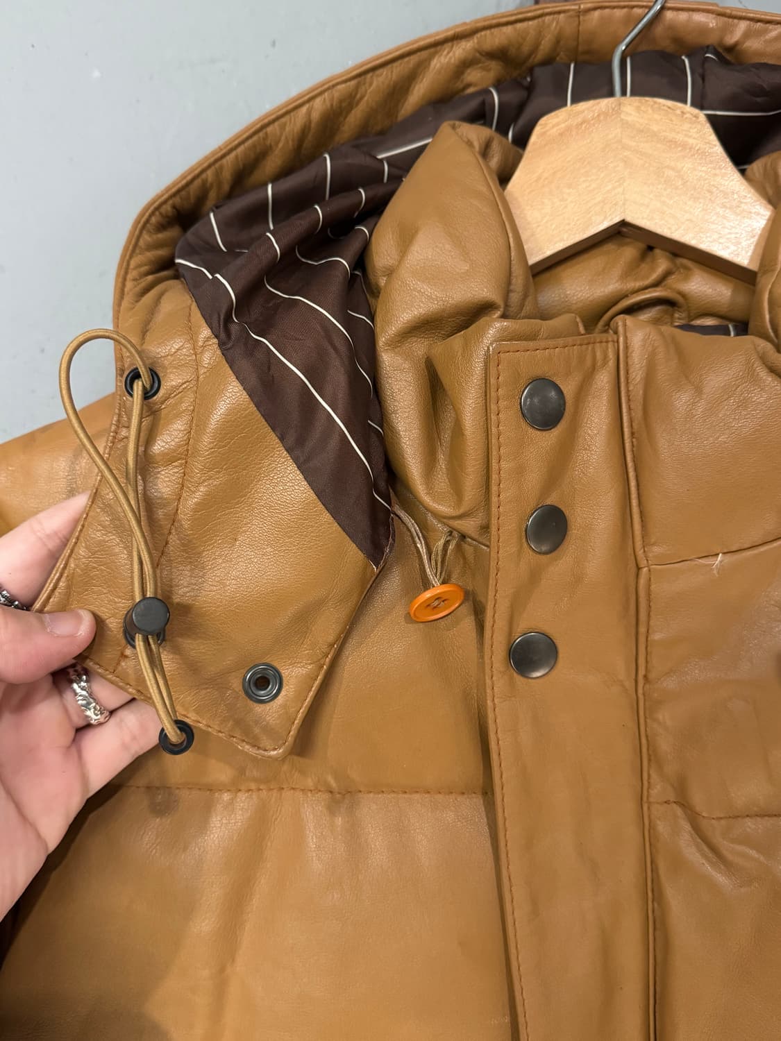 알렉산더 줄리안 카우하이드 가죽 다운 자켓 상품이미지3