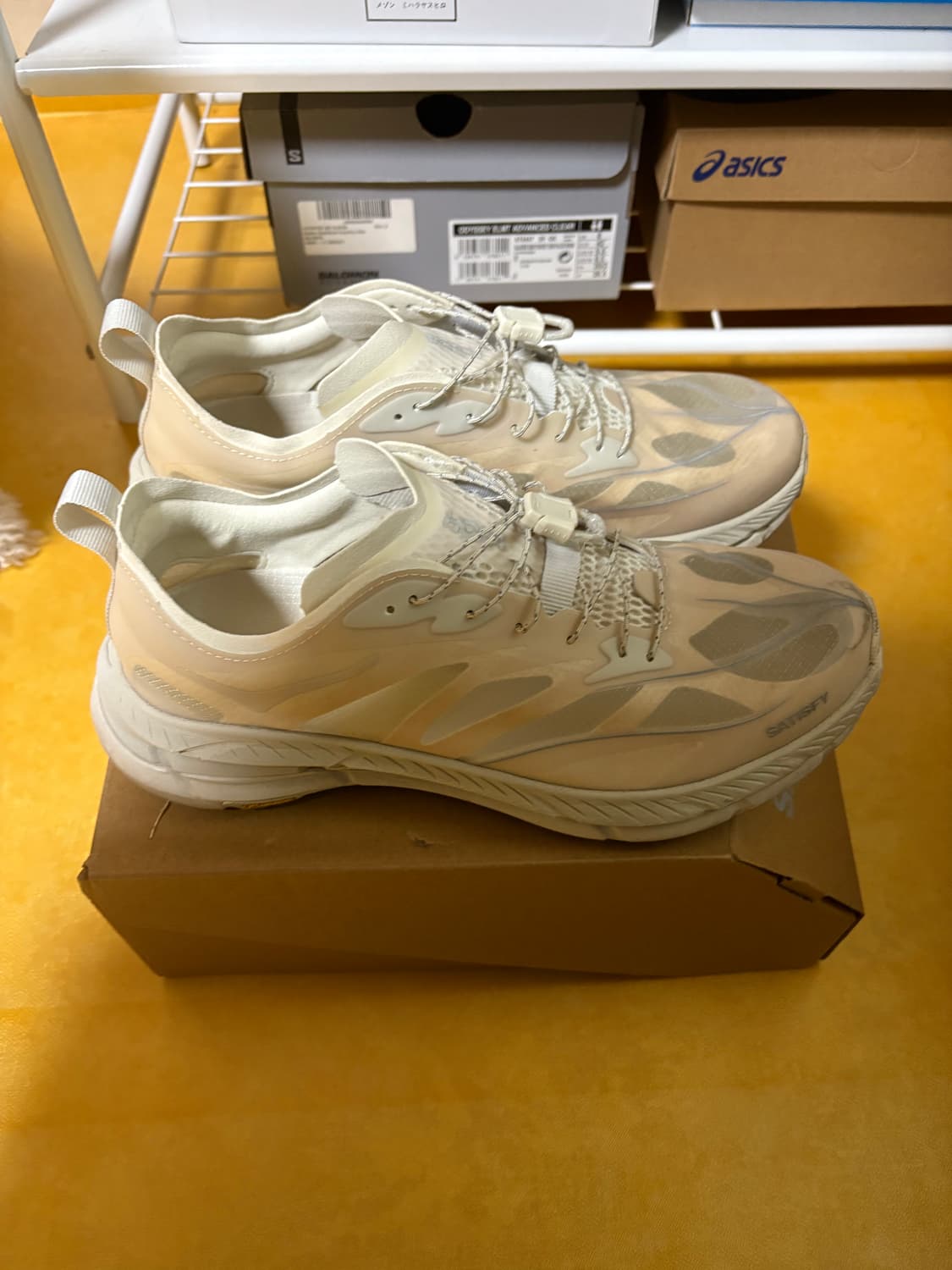 호카 새티스파이 265사이즈 판매합니다. 상품이미지1