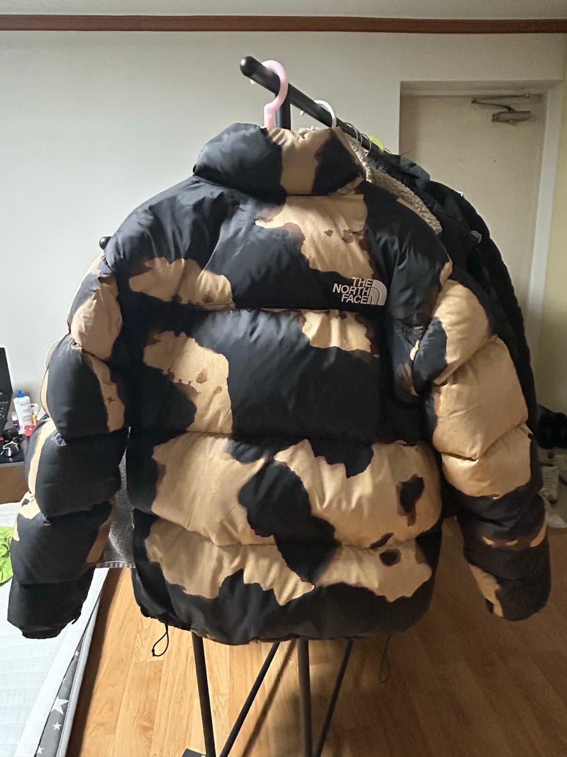 슈프림노스페이스 블리치드데님 패딩 판먀 상품이미지2