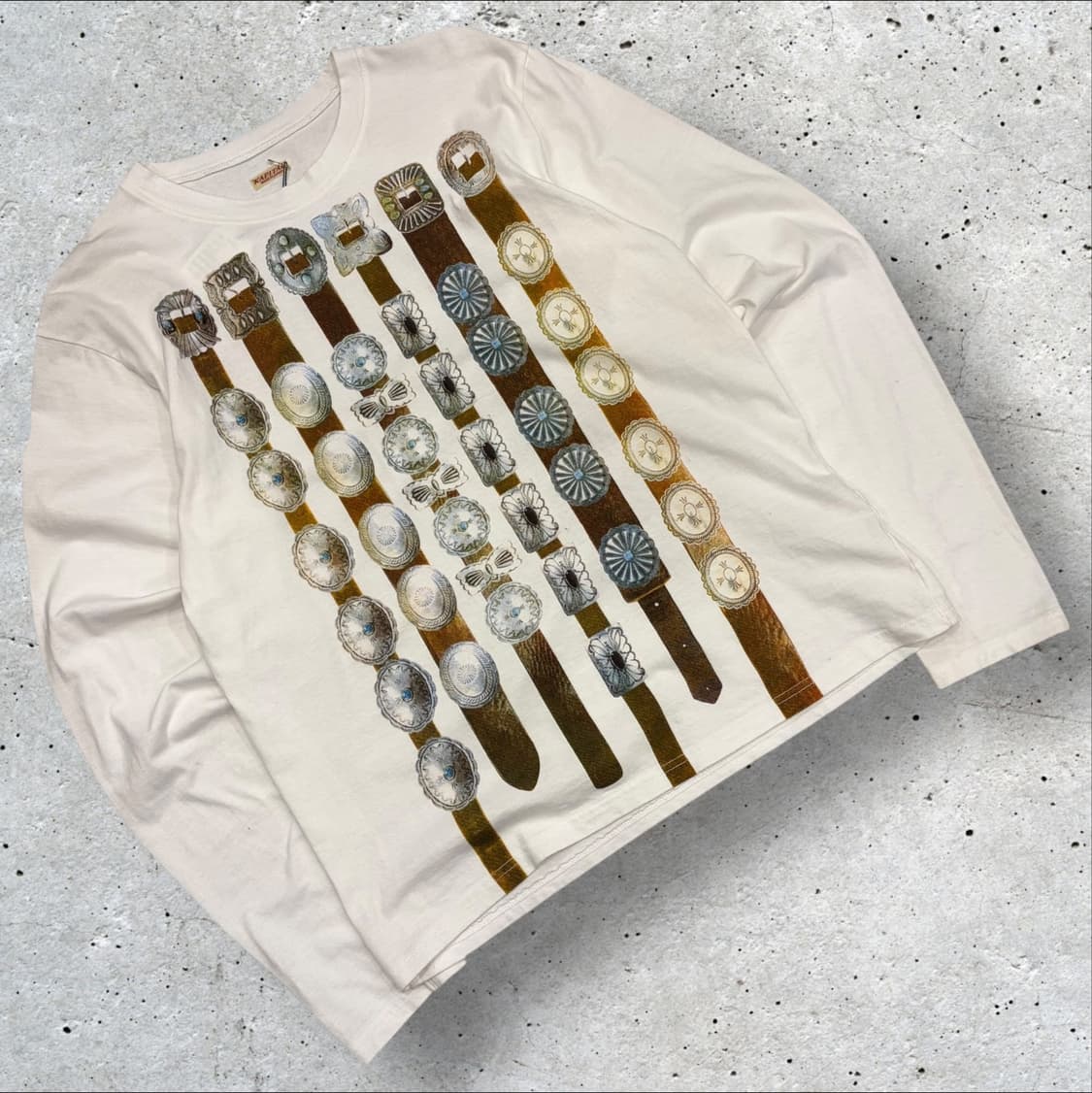 [4] 캐피탈 벨트 프린팅 긴팔 롱슬리브 티셔츠 화이트 C537 상품이미지1