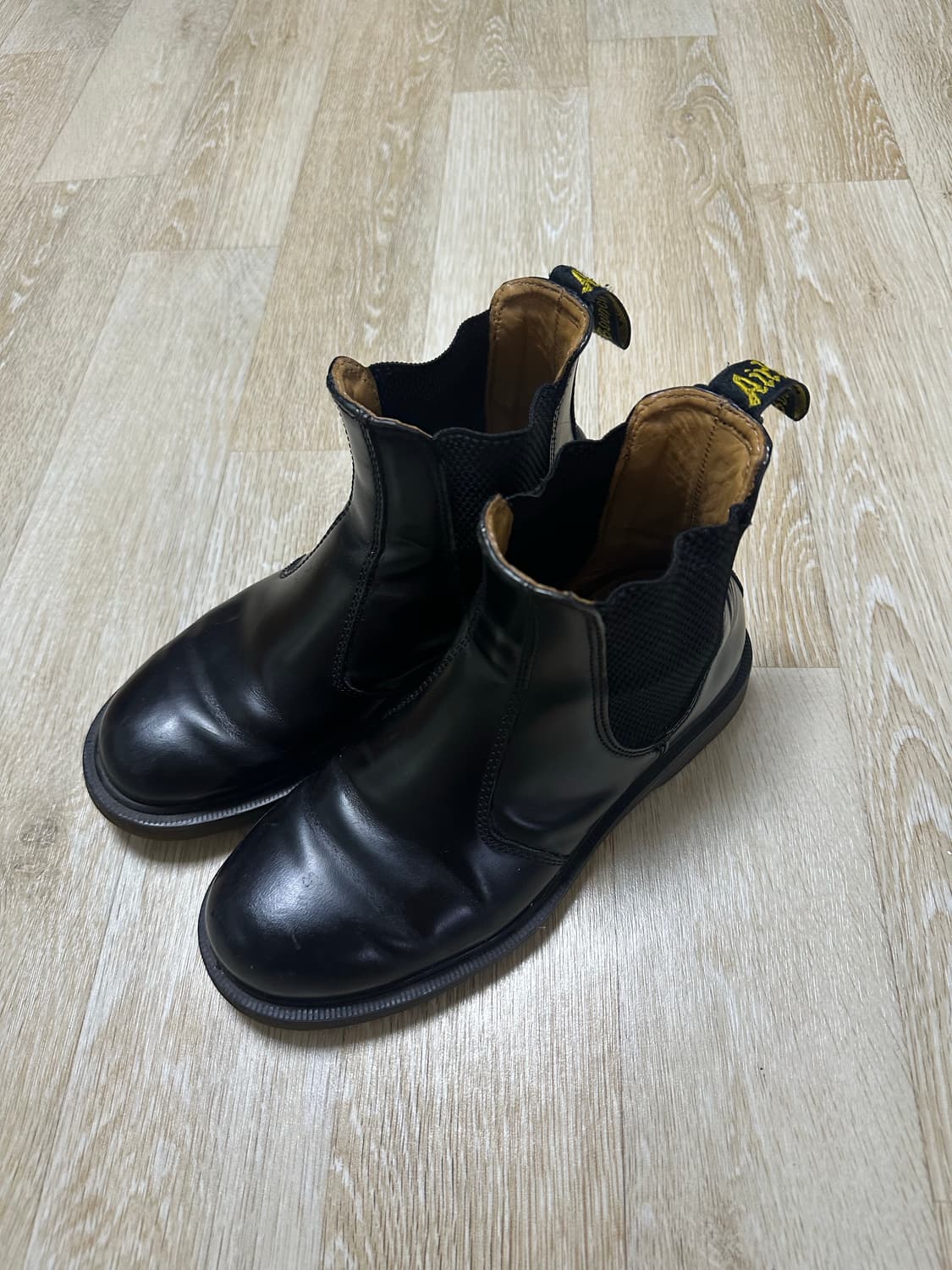 닥터마틴 첼시부츠 상품이미지1