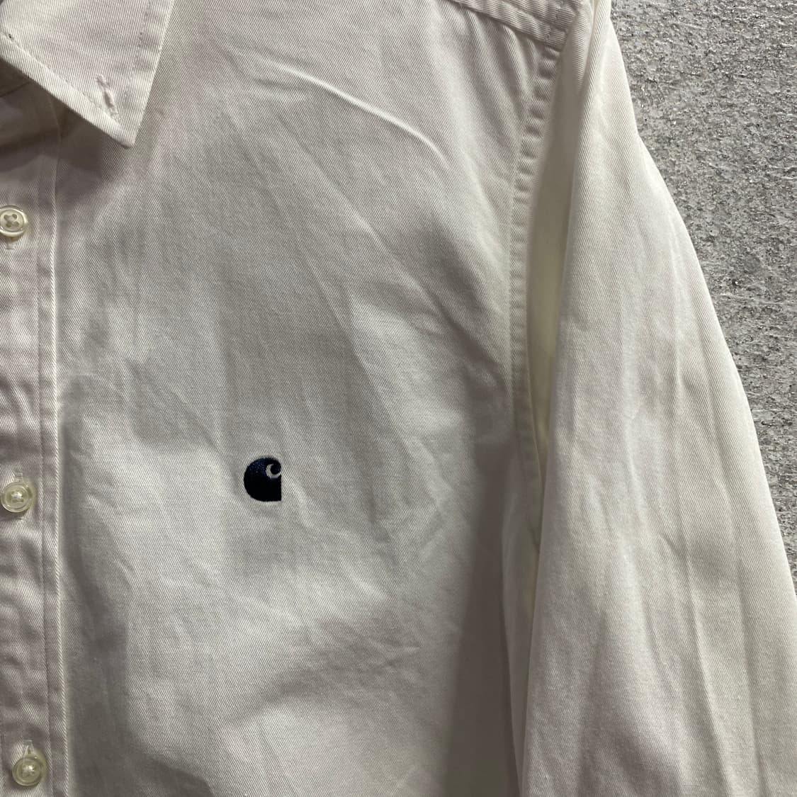 칼하트 스몰로고 WIP 메디슨 화이트 셔츠 B3819 상품이미지3