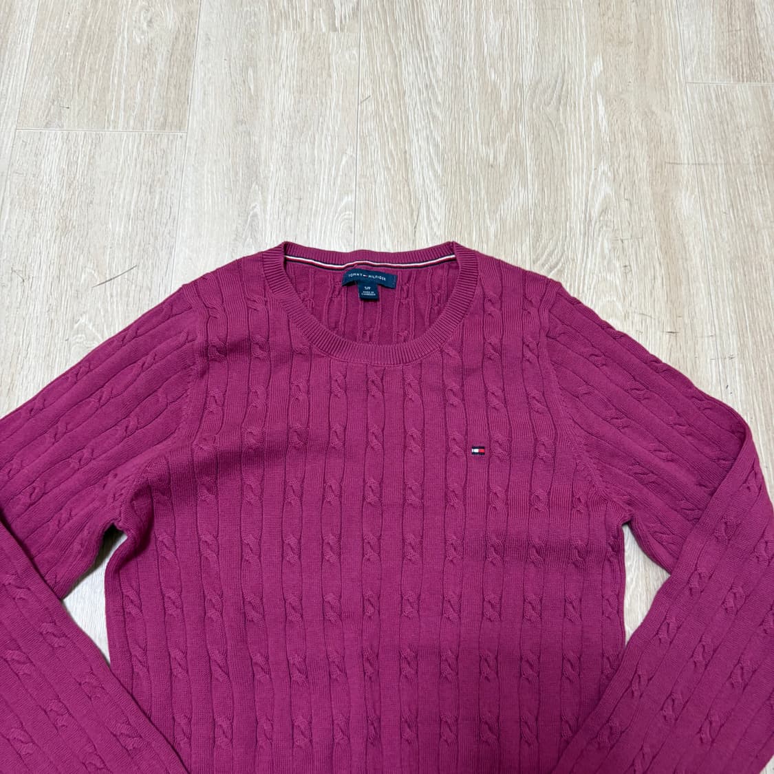 타미힐피거 여성 미니 로고 꽈배기 니트 S/90  상품이미지2