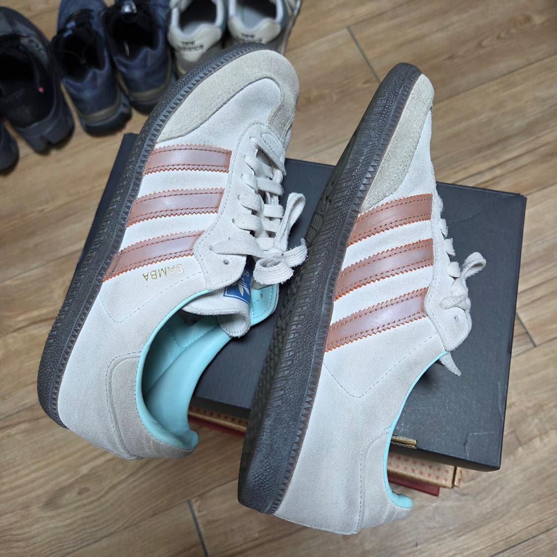 255 아디다스 삼바 OG 크리스탈 화이트 클레이 스트라타 / 검솔 상품이미지6