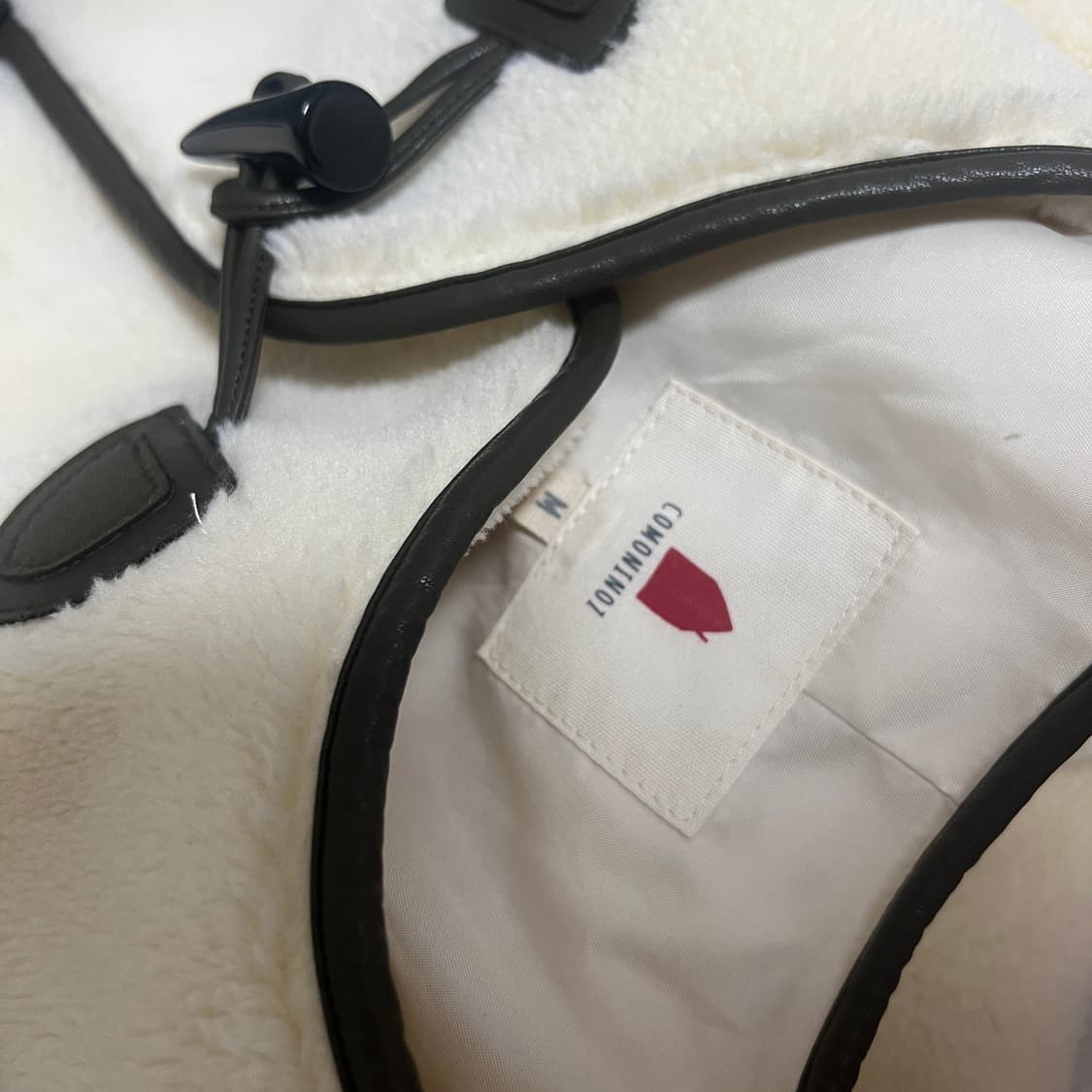 새상품 꼬모니노즈 토글 더플 뽀글이 무스탕 하프 자켓 아이보리 상품이미지6