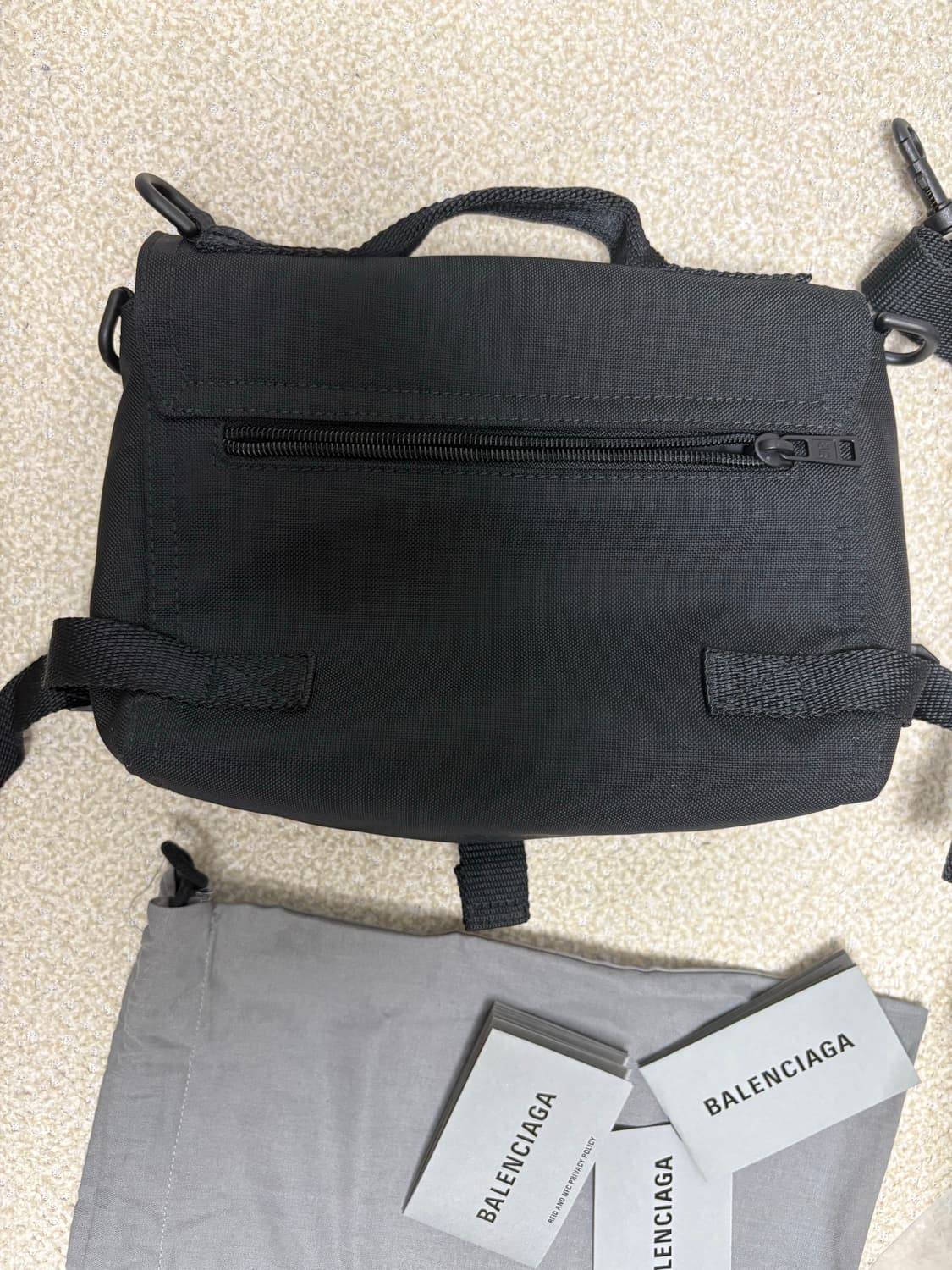 발렌시아가 아미 메신저백 스몰 상품이미지3