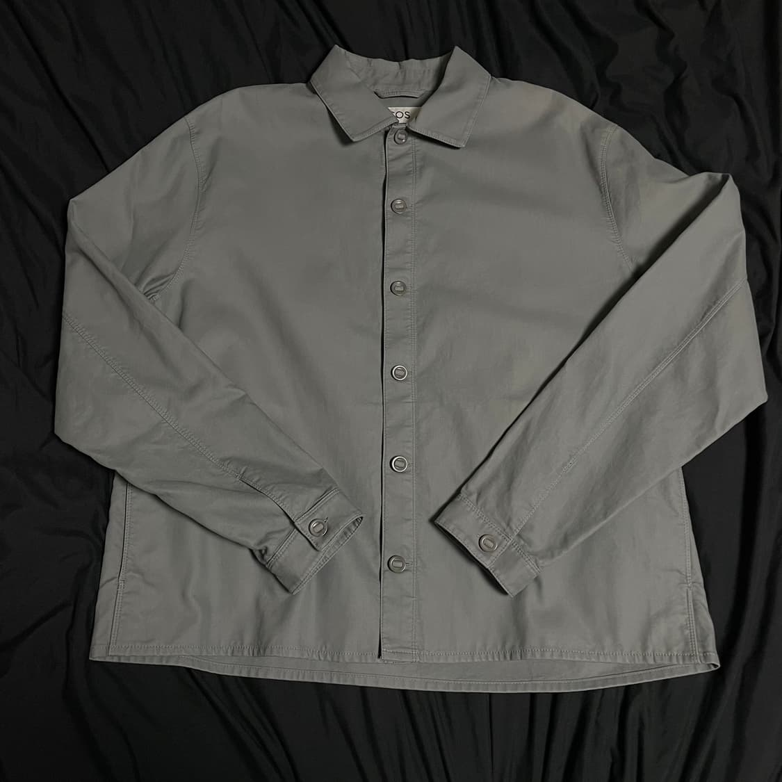 COS 레귤러 핏 라이트웨이트 오버셔츠 상품이미지1