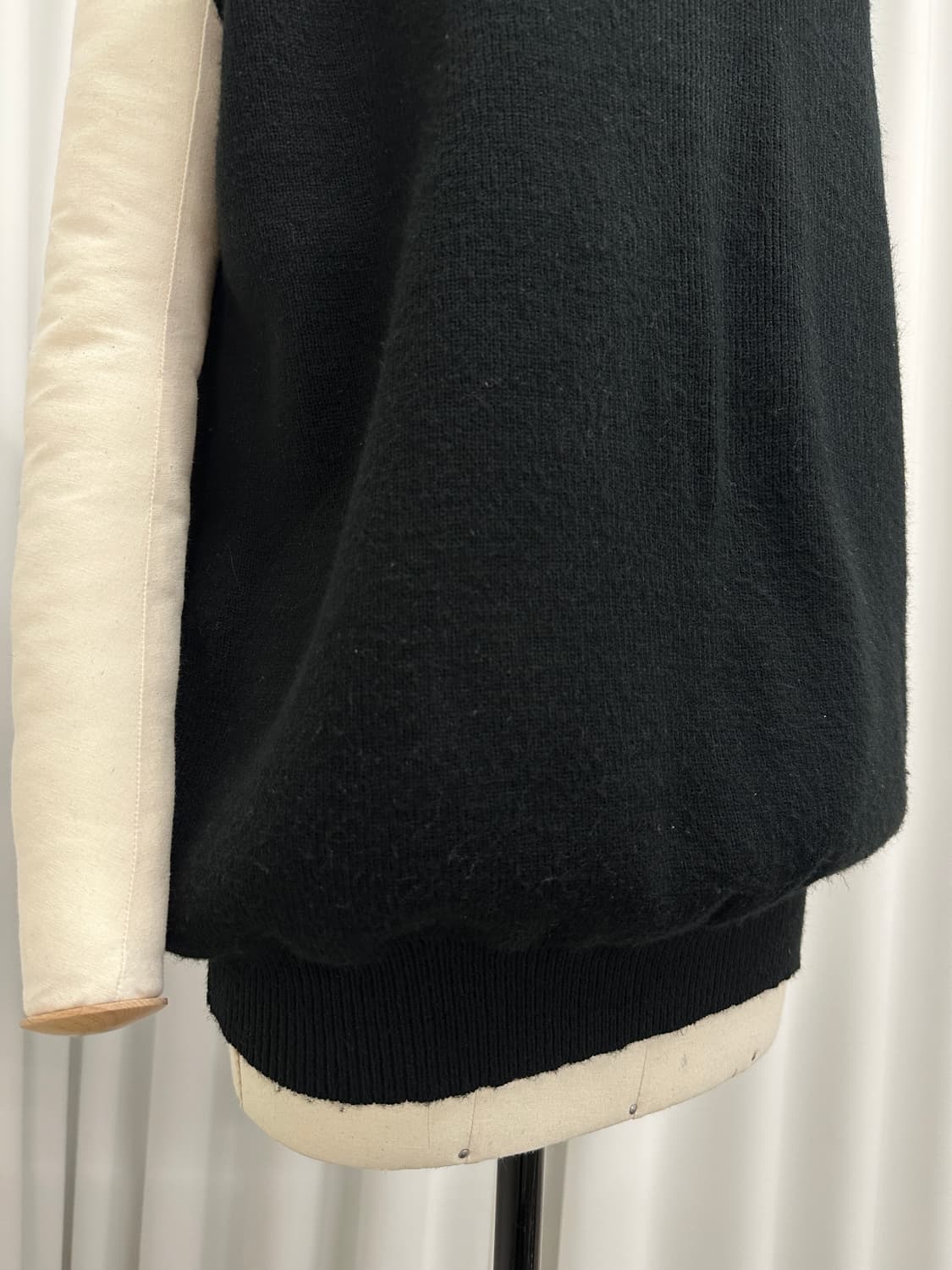 [M] 꼼데가르송 블랙라인 니트 베스트 상품이미지5